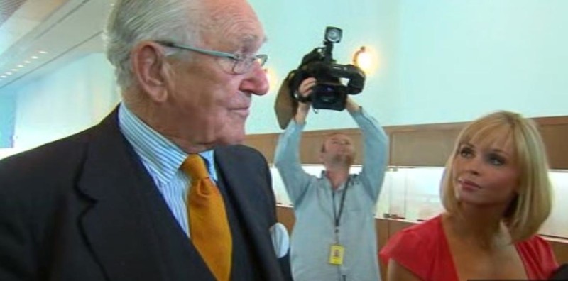 Getting your classic "get fucked" glare from Malcolm Fraser. Old mate was not a fan of the media.